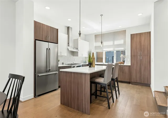 Photo 4 of Townhouse for sale at 10762 Se 1St Dr #22, Bellevue, WA 98004 | MLS# NWM2573360 | Listing updated on 2026-09-28