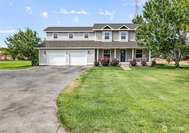 Single family home for sale at 14434 Cottonwood Canyon Rd, Yakima, WA 98908 | MLS# NWM2573376