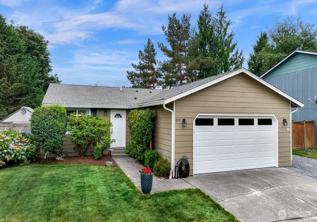 Photo 1 of Sale Pending at 8414 14th Pl Se, Lake Stevens, WA 98258 | MLS# NWM2573389 | Listing updated on 2026-09-30