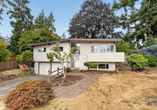 Photo 1 of Single family home for sale at 609 168th Avenue Ne, Bellevue, WA 98008 | MLS# NWM2573392 | Listing updated on 2026-09-30