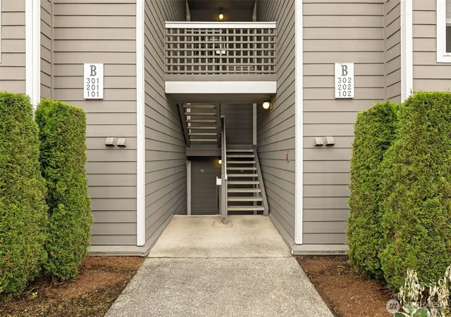 Photo 3 of Condo for sale at 12515 109th Ct Ne #B202, Kirkland, WA 98034 | MLS# NWM2573394 | Listing updated on 2026-09-25