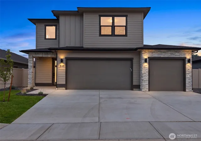Photo 1 of Single family home for sale at 545 S Perry Ave, East Wenatchee, WA 98802 | MLS# NWM2573418 | Listing updated on 2026-09-30