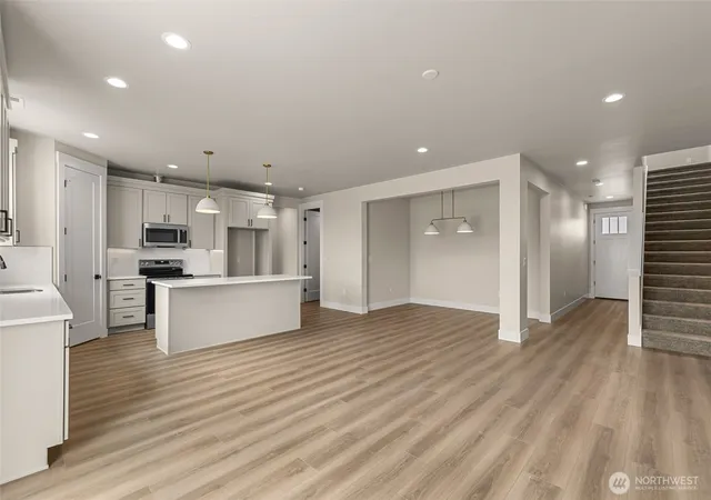 Photo 4 of Single family home for sale at 545 S Perry Ave, East Wenatchee, WA 98802 | MLS# NWM2573418 | Listing updated on 2026-09-30
