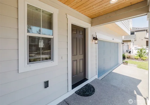 Photo 2 of Single family home for sale at 6480 Halyard Cir Se, Port Orchard, WA 98367 | MLS# NWM2573425 | Listing updated on 2026-10-01