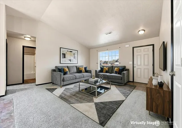 Photo 2 of Sale Pending at 462 E 15th Pl, Kennewick, WA 99337 | MLS# NWM2573427 | Listing updated on 2026-09-25
