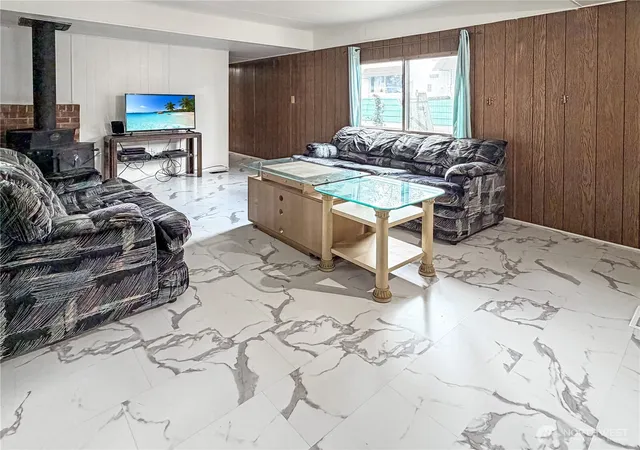 Photo 3 of Manufactured home for sale at 10831 Se 226th St, Kent, WA 98031 | MLS# NWM2573429 | Listing updated on 2026-09-29