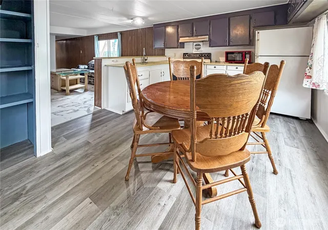 Photo 4 of Manufactured home for sale at 10831 Se 226Th St, Kent, WA 98031 | MLS# NWM2573429 | Listing updated on 2026-09-29