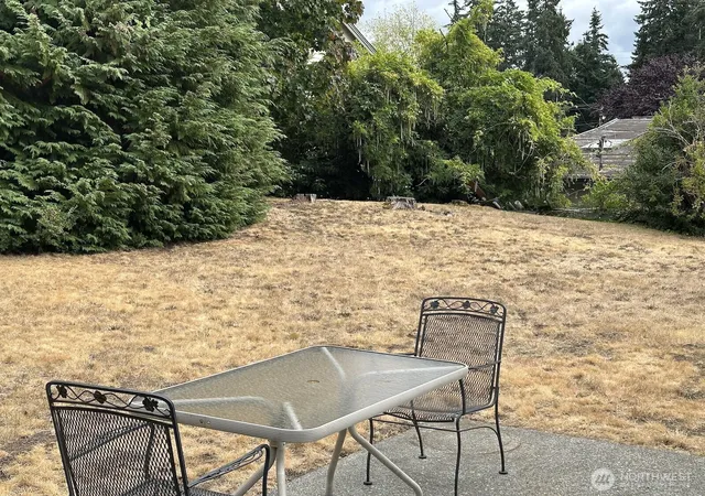 Photo 2 of Sale Pending at 18629 64th Ave W, Lynnwood, WA 98037 | MLS# NWM2573432 | Listing updated on 2026-09-25