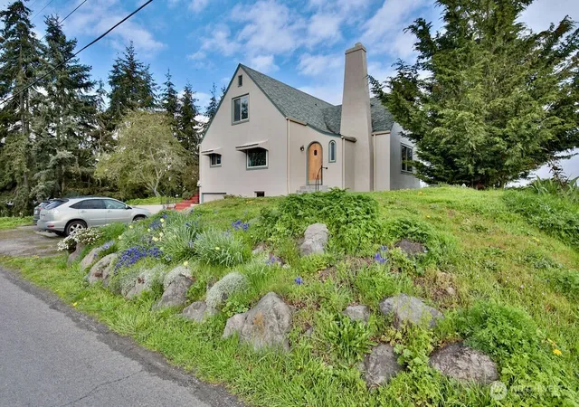 Photo 1 of Sale Pending at 1430 W Hendrickson Rd, Sequim, WA 98382 | MLS# NWM2573453 | Listing updated on 2026-10-03