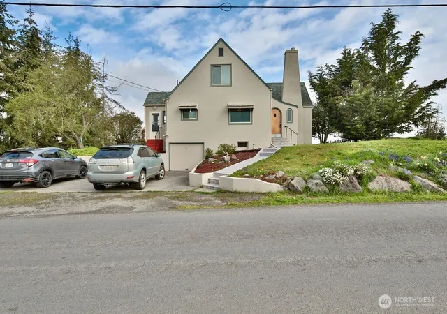 Photo 2 of Sale Pending at 1430 W Hendrickson Rd, Sequim, WA 98382 | MLS# NWM2573453 | Listing updated on 2026-10-03