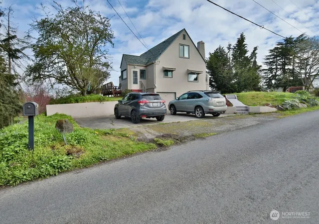 Photo 3 of Sale Pending at 1430 W Hendrickson Rd, Sequim, WA 98382 | MLS# NWM2573453 | Listing updated on 2026-10-03