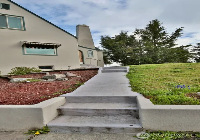 Photo 3 of Sale Pending at 1430 W Hendrickson Rd, Sequim, WA 98382 | MLS# NWM2573453 | Listing updated on 2026-10-03