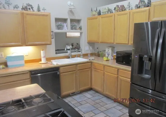 Photo 4 of Single family home for sale at 9237 Applegate Loop Sw, Rochester, WA 98579 | MLS# NWM2573465 | Listing updated on 2026-09-25