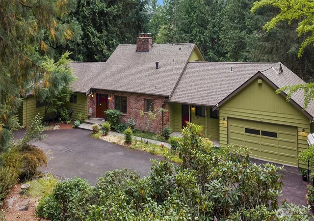 Photo 1 of Single family home for sale at 25235 Se Mirrormont Dr, Issaquah, WA 98027 | MLS# NWM2573483 | Listing updated on 2026-09-29