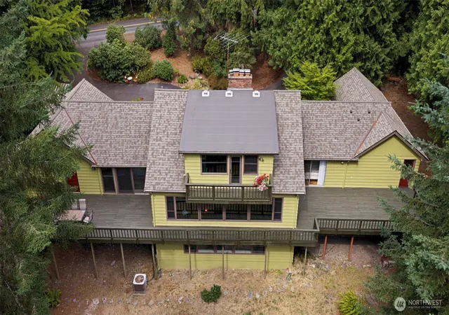 Single family home for sale at 25235 Se Mirrormont Dr, Issaquah, WA 98027 | MLS# NWM2573483