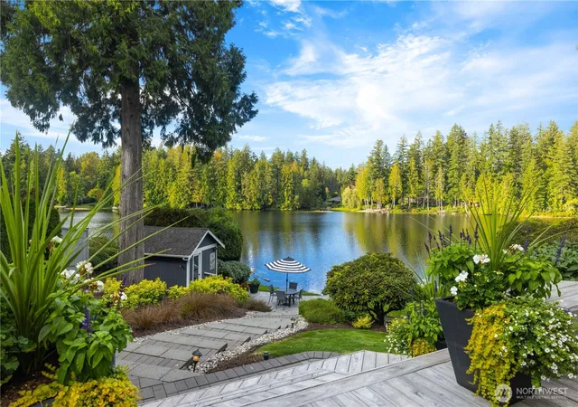 Photo 3 of Sale Pending at 2061 E Beaver Lake Dr Se, Sammamish, WA 98075 | MLS# NWM2573493 | Listing updated on 2026-09-29