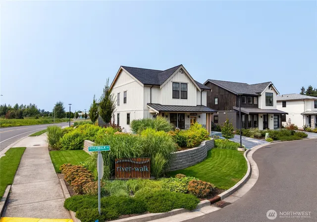 Photo 2 of Single family home for sale at 212 Riverwalk Dr, Lynden, WA 98264 | MLS# NWM2573522 | Listing updated on 2026-09-30