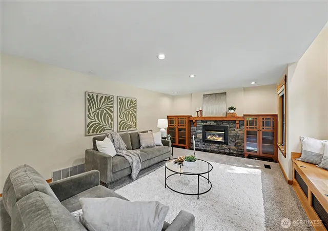 Photo 4 of Sale Pending at 20106 Marine View Dr Sw, Normandy Park, WA 98166 | MLS# NWM2573525 | Listing updated on 2026-09-28