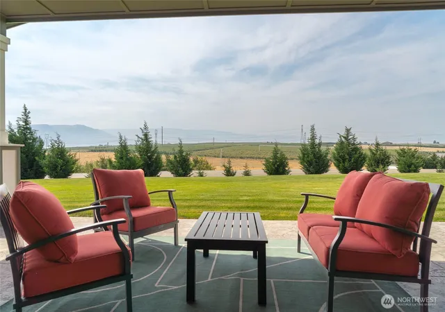 Photo 2 of Single family home for sale at 470 S Partridge Ln, East Wenatchee, WA 98802 | MLS# NWM2573547 | Listing updated on 2026-09-28