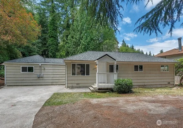Photo 1 of Single family home for sale at 22910 Edmonds Wy, Edmonds, WA 98020 | MLS# NWM2573560 | Listing updated on 2026-09-25