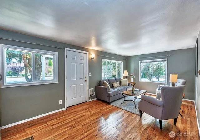 Photo 3 of Single family home for sale at 22910 Edmonds Wy, Edmonds, WA 98020 | MLS# NWM2573560 | Listing updated on 2026-09-25