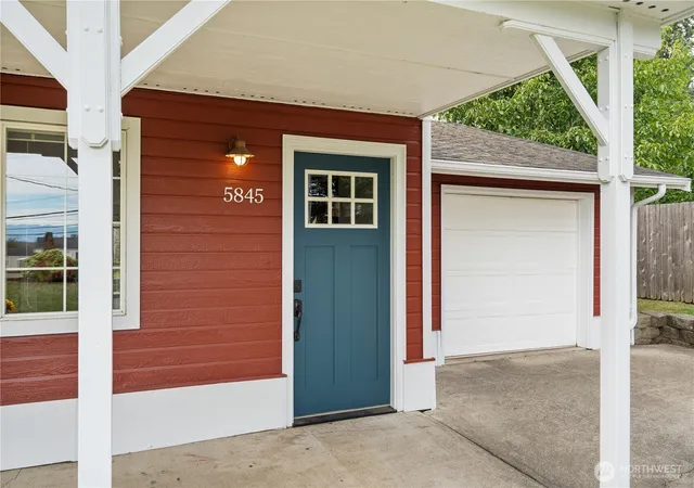 Photo 3 of Sale Pending at 5845 Vista Dr, Ferndale, WA 98248 | MLS# NWM2573565 | Listing updated on 2026-09-19