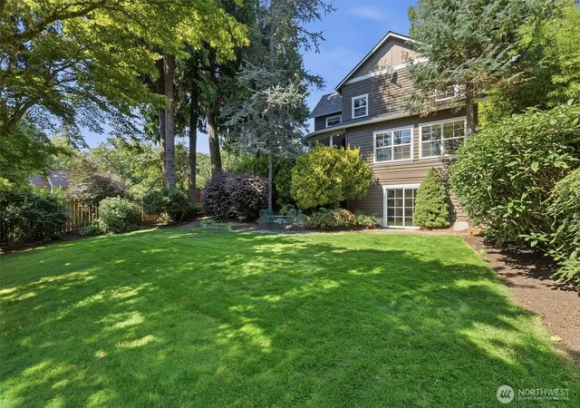 Photo 1 of Single family home for sale at 506 Azalea Ave Ne, Bainbridge Island, WA 98110 | MLS# NWM2573570 | Listing updated on 2026-09-30