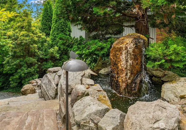 Photo 3 of Single family home for sale at 8410 Se 47th Place, Mercer Island, WA 98040 | MLS# NWM2573571 | Listing updated on 2026-10-01