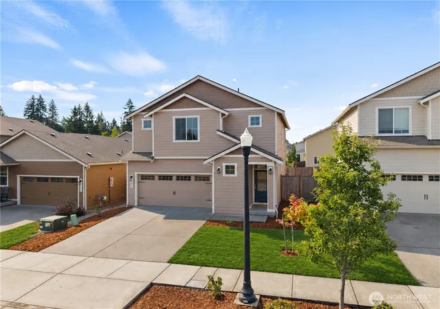 Single family home for sale at 4435 Bay Vista Blvd, Bremerton, WA 98312 | MLS# NWM2573574