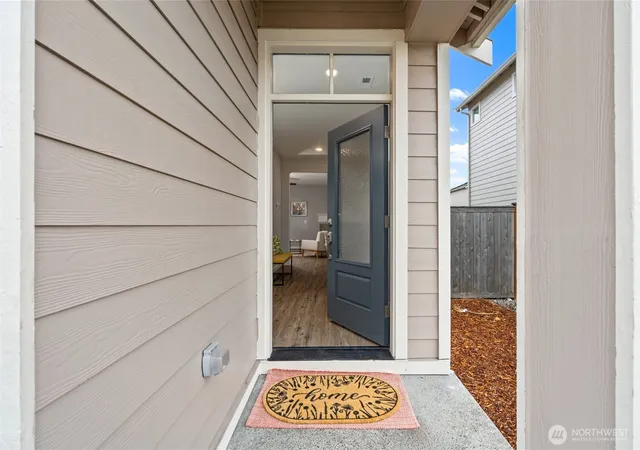 Photo 2 of Single family home for sale at 4435 Bay Vista Blvd, Bremerton, WA 98312 | MLS# NWM2573574 | Listing updated on 2026-09-30