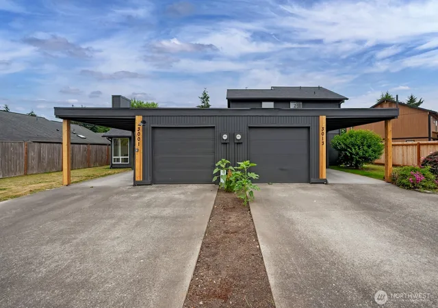 Photo 2 of Sale Pending at 3013 M St Ne, Auburn, WA 98002 | MLS# NWM2573606 | Listing updated on 2026-10-01