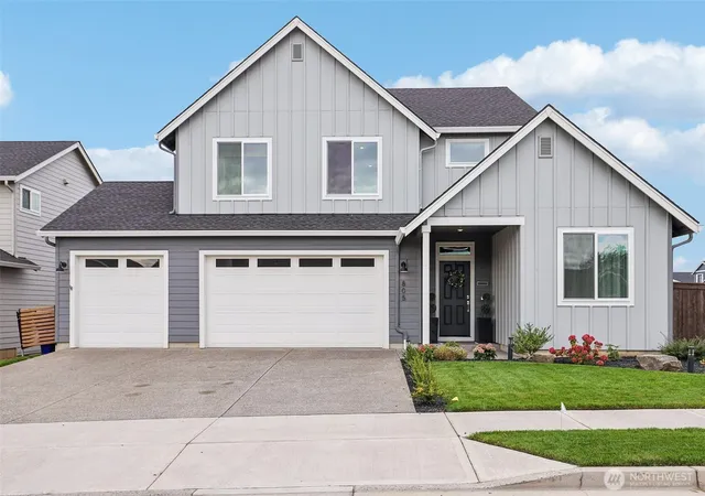 Photo 2 of Single family home for sale at 805 S 27th Place, Ridgefield, WA 98642 | MLS# NWM2573607 | Listing updated on 2026-10-02