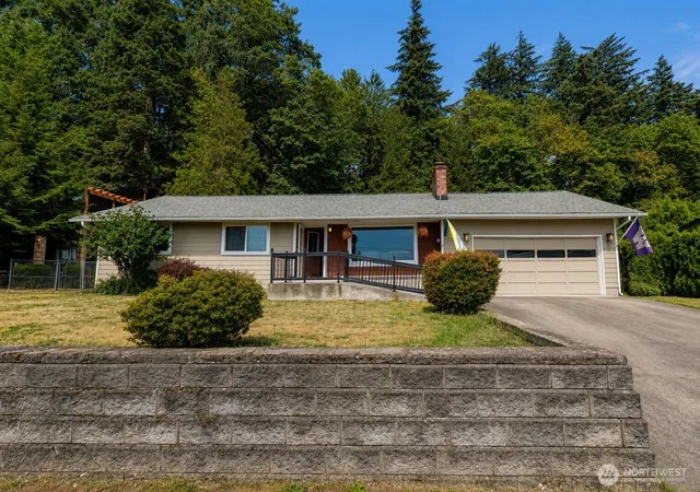 Photo 1 of Single family home for sale at 2302 Cedar Pl, Longview, WA 98632 | MLS# NWM2573612 | Listing updated on 2026-09-30