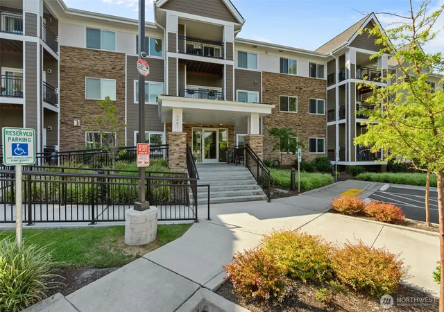 Condo for sale at 3803 17Th St Sw #109, Puyallup, WA 98373 | MLS# NWM2573629