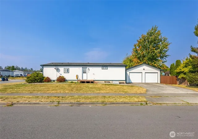 Photo 1 of Sale Pending at 1810 N 33rd Pl, Mount Vernon, WA 98273 | MLS# NWM2573643 | Listing updated on 2026-09-25