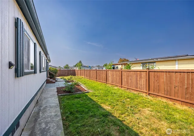 Photo 4 of Sale Pending at 1810 N 33Rd Pl, Mount Vernon, WA 98273 | MLS# NWM2573643 | Listing updated on 2026-09-25