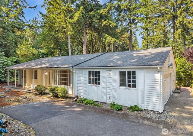 Photo 3 of Single family home for sale at 17408 Ne 160th Pl, Woodinville, WA 98072 | MLS# NWM2573655 | Listing updated on 2026-09-26