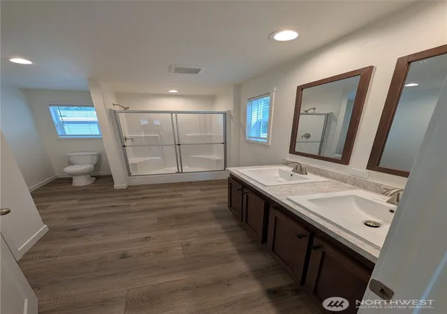 Photo 3 of Manufactured home for sale at 517 Nw Fir, Winlock, WA 98596 | MLS# NWM2573657 | Listing updated on 2026-09-25