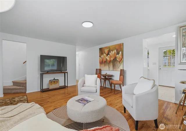 Photo 3 of Sale Pending at 7432 S 118th Place, Seattle, WA 98178 | MLS# NWM2573664 | Listing updated on 2026-09-30