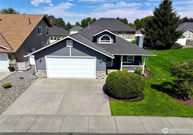 Photo 1 of Single family home for sale at 727 Se Magnoni Dr, College Place, WA 99324 | MLS# NWM2573665 | Listing updated on 2026-09-22