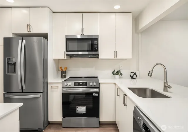 Photo 3 of Condo for sale at 13835 Ne 69Th St #677, Redmond, WA 98052 | MLS# NWM2573675 | Listing updated on 2026-09-29