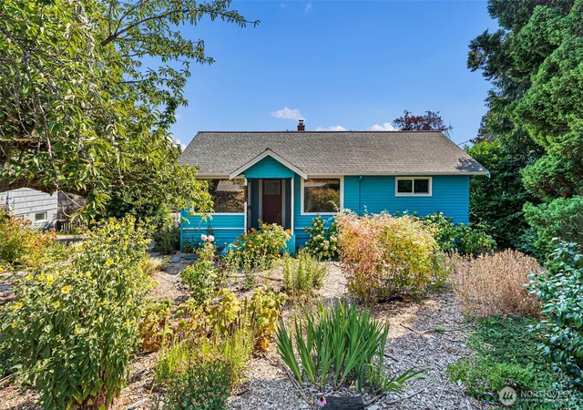 Photo 1 of Sale Pending at 2130 N Callow Ave, Bremerton, WA 98312 | MLS# NWM2573698 | Listing updated on 2026-09-22