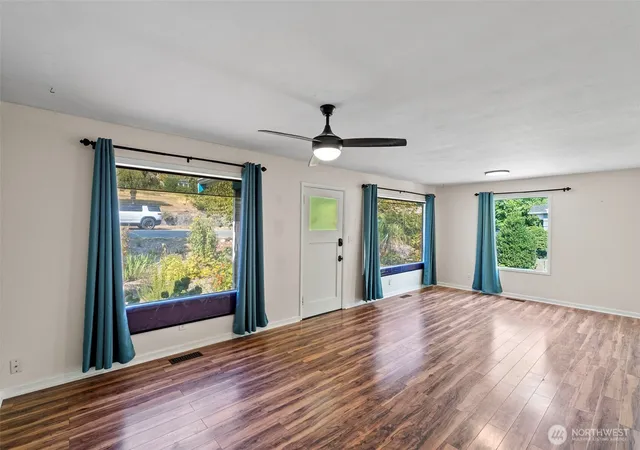 Photo 3 of Sale Pending at 2130 N Callow Ave, Bremerton, WA 98312 | MLS# NWM2573698 | Listing updated on 2026-09-22
