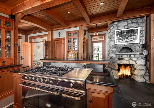 Photo 3 of Single family home for sale at 702 San Juan Dr, San Juan Island, WA 98250 | MLS# NWM2573709 | Listing updated on 2026-09-25
