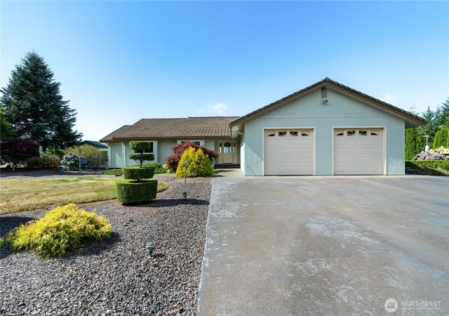 Photo 2 of Single family home for sale at 37 Rock View Ln, Hoquiam, WA 98550 | MLS# NWM2573721 | Listing updated on 2026-09-25