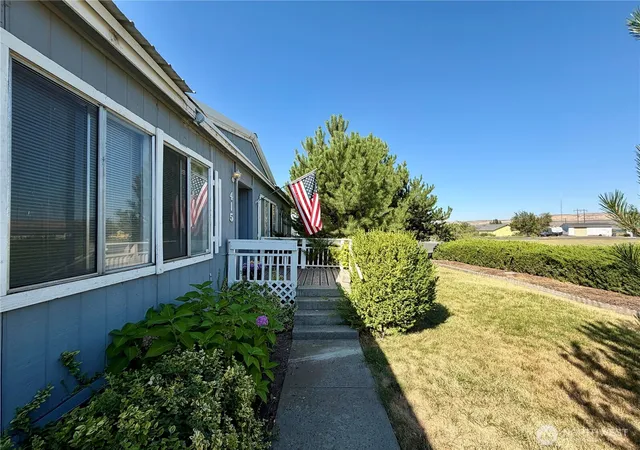 Photo 3 of Manufactured home for sale at 415 E Lewis, Coulee City, WA 99115 | MLS# NWM2573724 | Listing updated on 2026-09-28