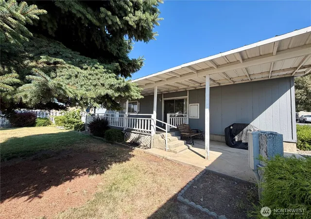 Photo 2 of Manufactured home for sale at 415 E Lewis, Coulee City, WA 99115 | MLS# NWM2573724 | Listing updated on 2026-10-27