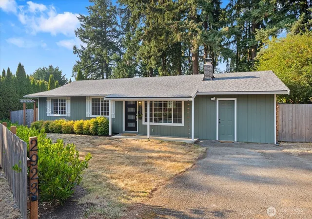 Photo 2 of Single family home for sale at 2923 193rd Pl Se, Bothell, WA 98012 | MLS# NWM2573730 | Listing updated on 2026-10-02