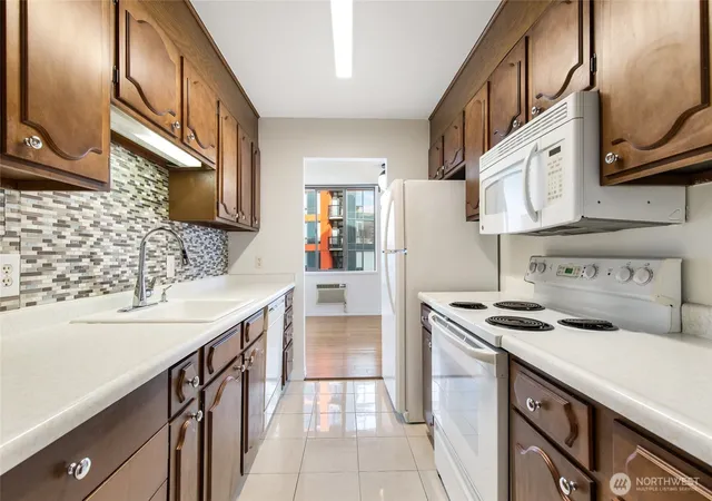 Photo 4 of Condo for sale at 1120 8th Avenue #1603, Seattle, WA 98101 | MLS# NWM2573739 | Listing updated on 2026-10-10