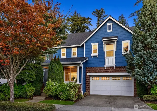 Single family home for sale at 957 Pine Crst Cir NE, Issaquah, WA 98029 | MLS# NWM2573741
